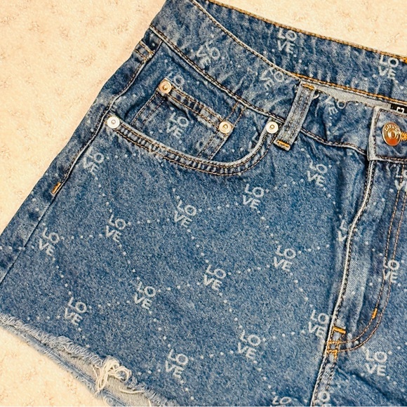 HM Divided Denim Shorts Womens Size 10 Blue Jean High Waist Daisy Dukes Festival - Picture 6 of 11